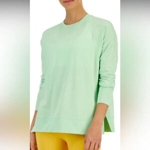 NWT mint green women’s active solid crewneck top sz M ideology